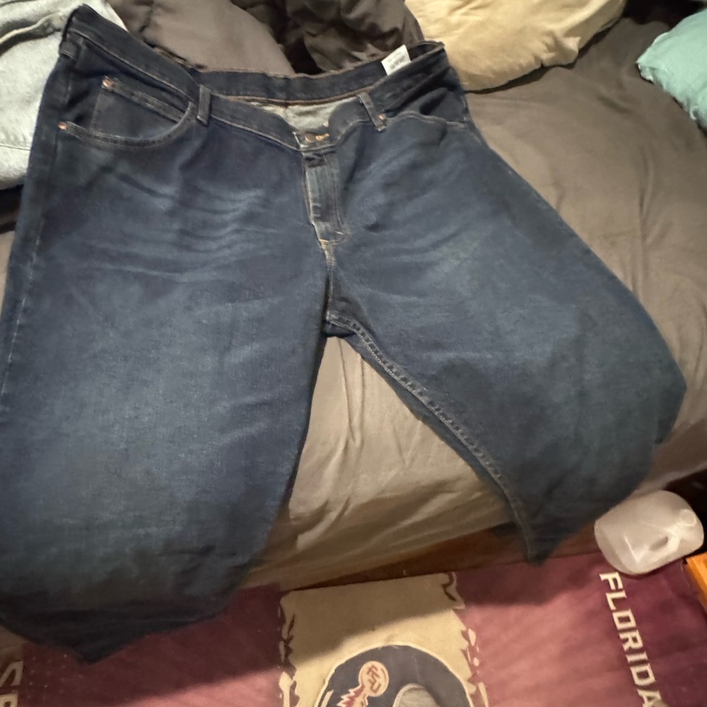 Wrangler 42x30 men’s jeans